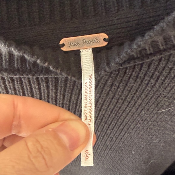 Free People Black Crewneck Sweater - Picture 2 of 6